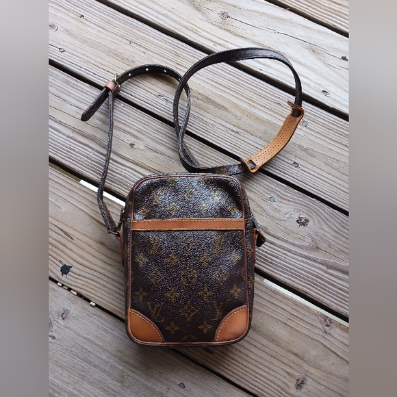 Louis Vuitton Handbags - Vintage Louis Vuitton Danube Crossbody Monogram Brown Bag 1988 Authentic